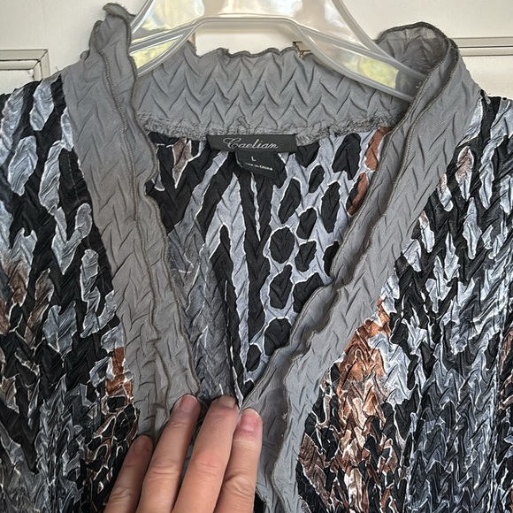 Caelian lightweight jacket to wear over dress or top. Crinkle material. Large - Picture 3 of 9